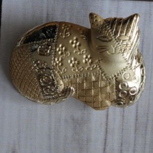 Vintage Jewelry - Vintage Gold Tone Cat Brooch signed Vintage Jewelry - Vintage Gold Tone Cat Brooch signed